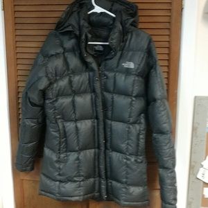The North face hooded square puffer mid-length
